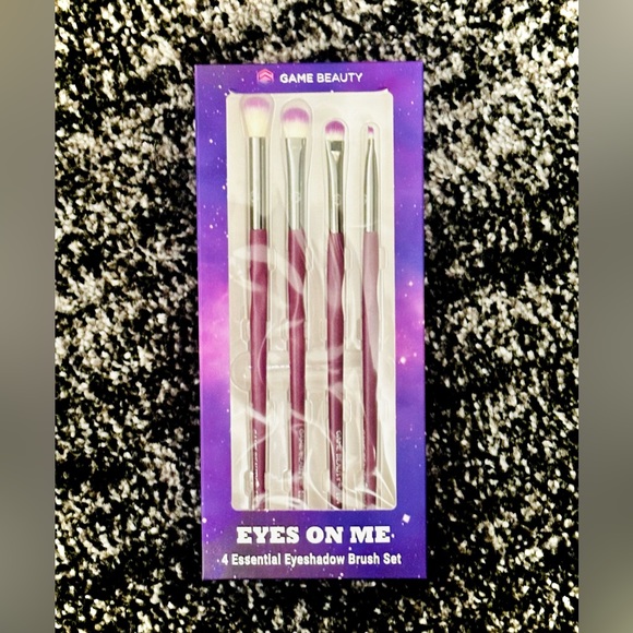 GAME BEAUTY || Eyes on Me 4 Essential Eyeshadow Brush Set ⭐️NIB⭐️ - Picture 3 of 4
